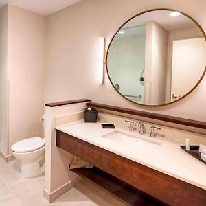 1 Bedroom Suite 1 King Sofa beds 2